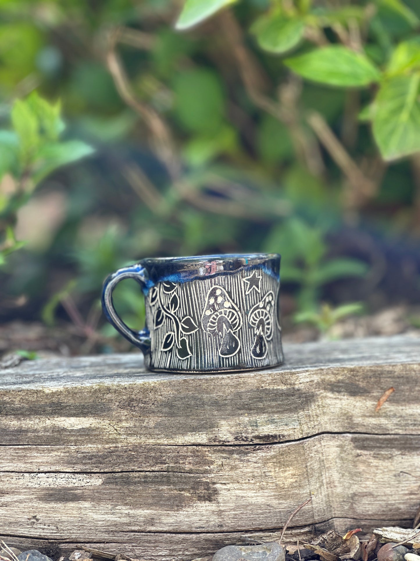 Frog Mug in Cosmic Blue
